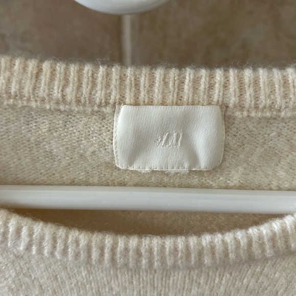 H&M Sweater - Picture 2 of 5